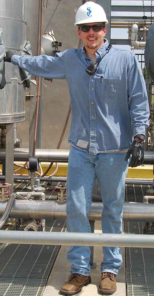process tech student wearing the appropriate ppe for job